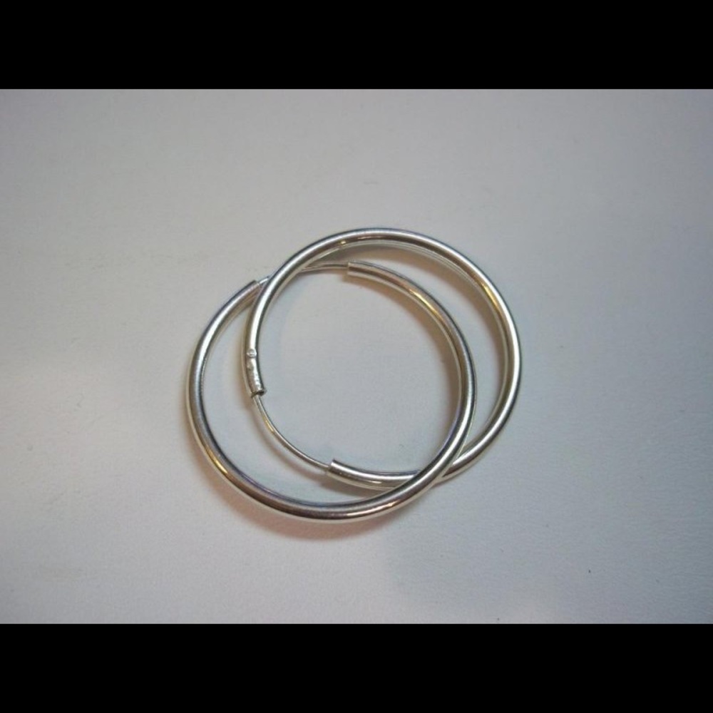 Sterling silver silpada hoop earrings